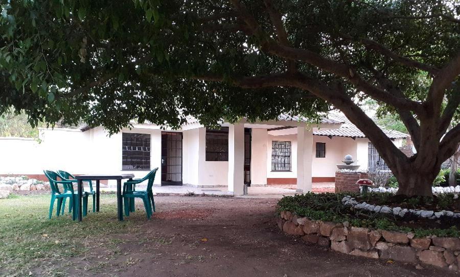 Sonke Ball House Bed & Breakfast Blantyre Eksteriør bilde